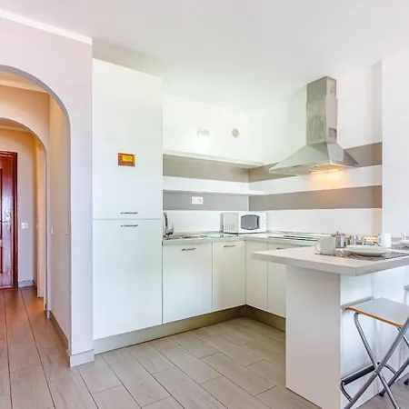 Luxury Sea View Apartment *